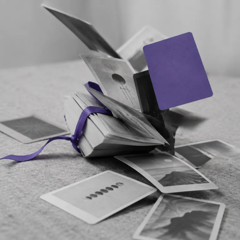 Formuler ses questions au tarot : l'art d'ouvrir le jeu sans l'orienter